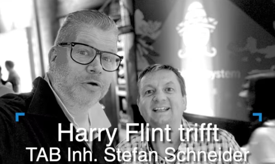 Harry Flint trifft TAB Inhaber Stefan Schneider (zertifizierter TAB Moderator)